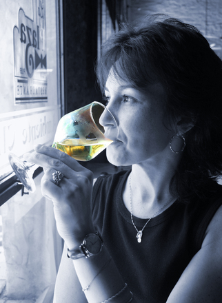 woman-drinking-white-wine-1439091